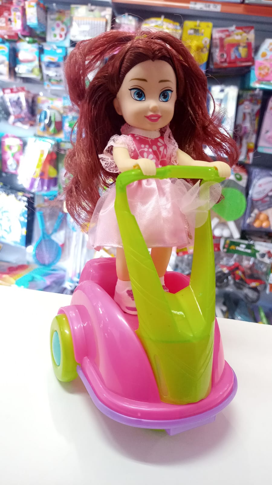 Boneca Sofia Patinete – Dançante com luz e musica 28 Centímetros