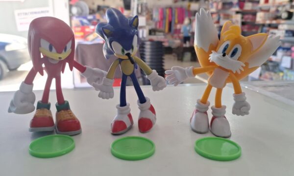 Cartela com 3 Bonecos e acessórios, Personagem - Image 3