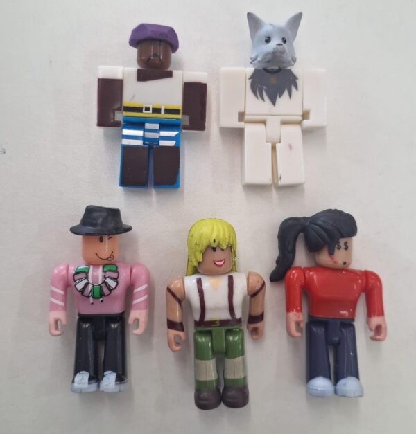 Cartela com 12 Bonecos, Personagem - Image 5