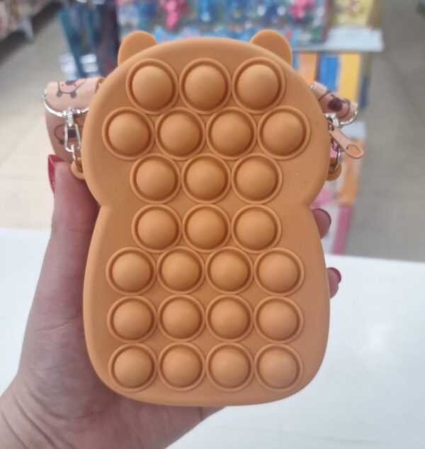 Bolsa de Capivara  13 cm de Silicone com pop it - Image 3