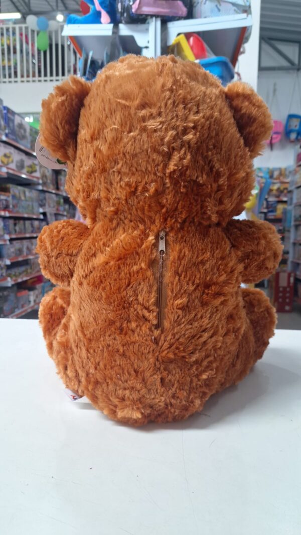 Urso de Pelucia com Coração Marrom  40 cm x 30 cm - Image 2